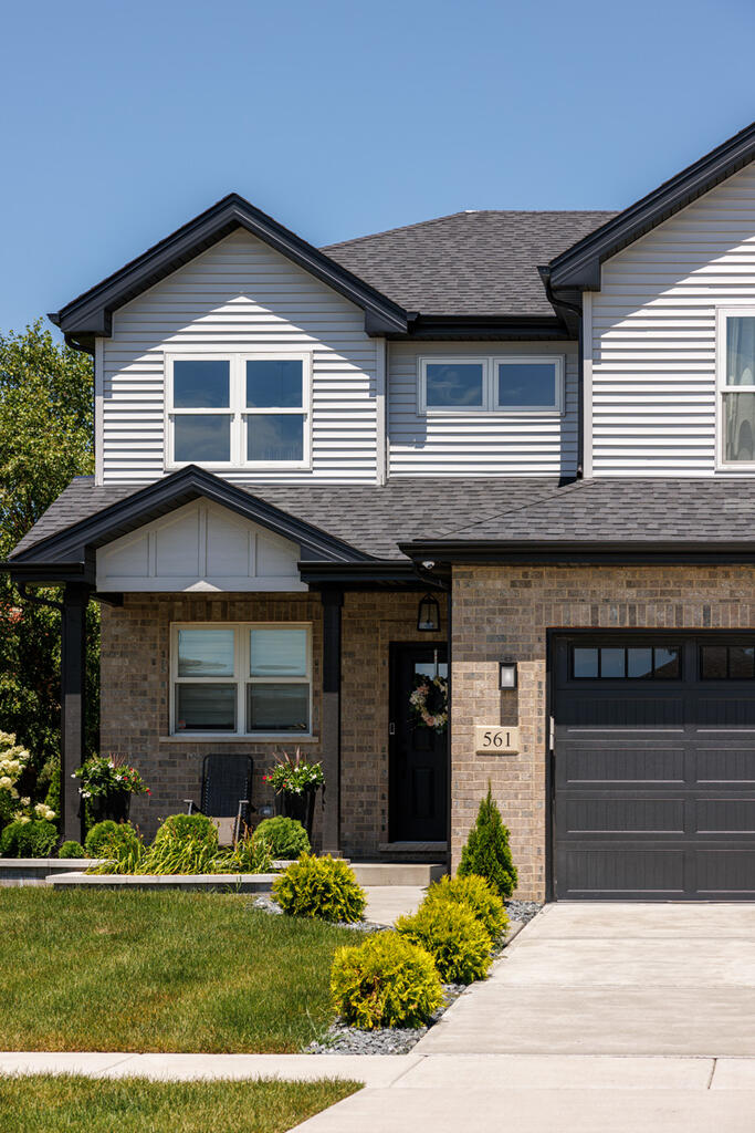 Brick Home with Glacier Gray Western