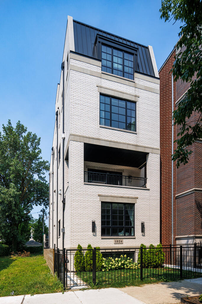 Brick Home with Aspen White Wirecut