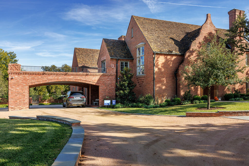 Brick Home with Rose Full Range