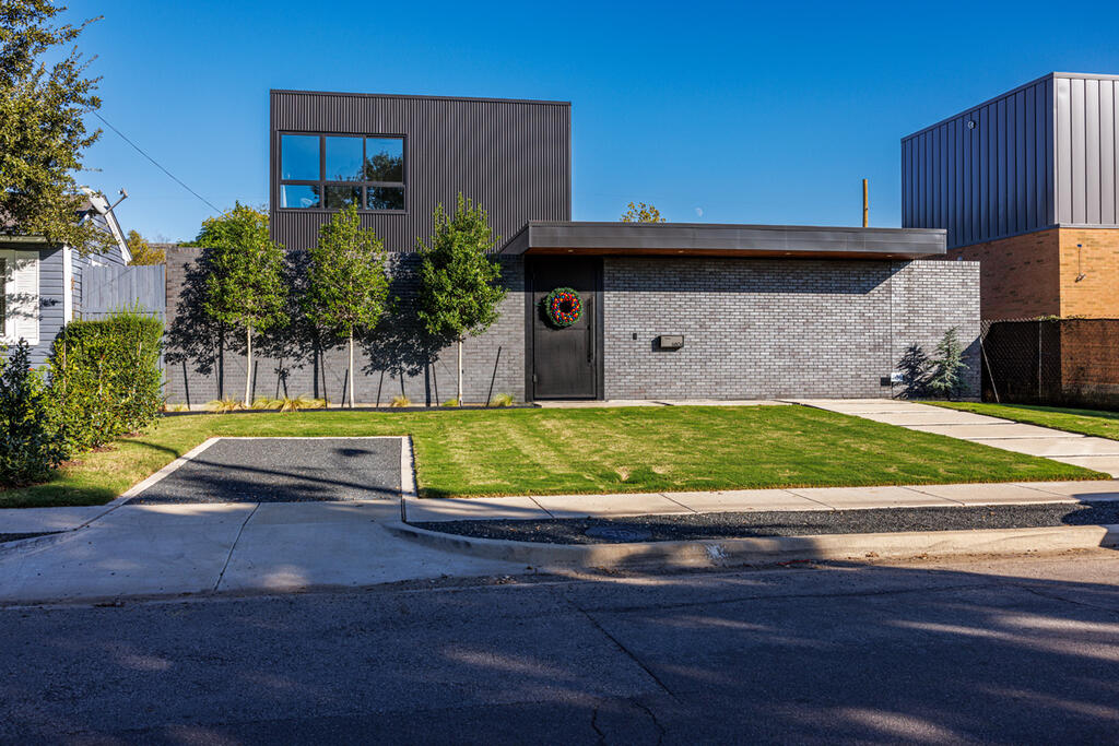 Brick Home with Ebonite Velour